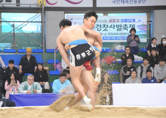 [크기변환]1-3. (타 대회 사진)2024 민속씨름 문경장사씨름대회 당시 사진자료.jpg